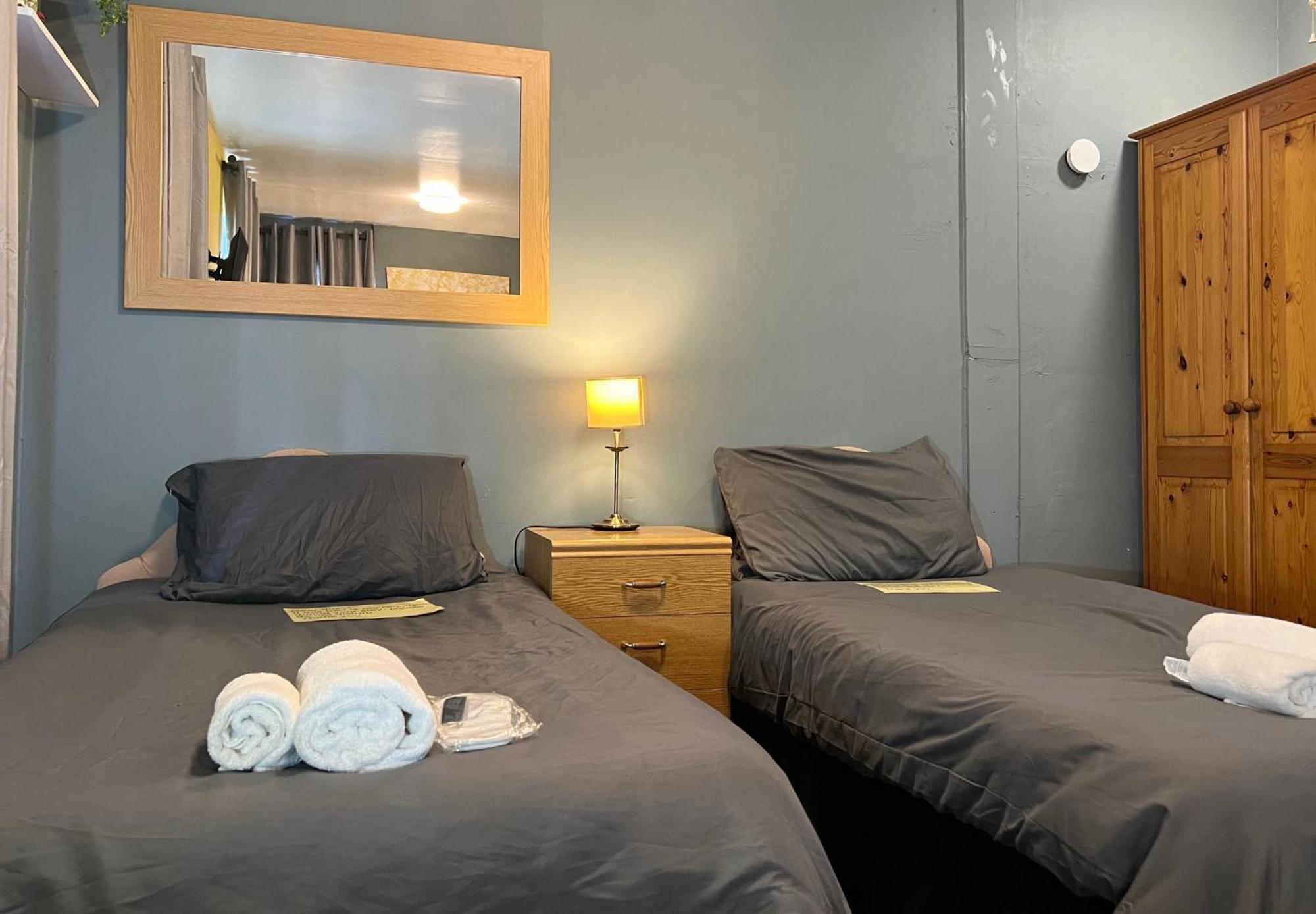 Self Check In Room Accommodation Only The Castle, コールドストリーム エクステリア 写真