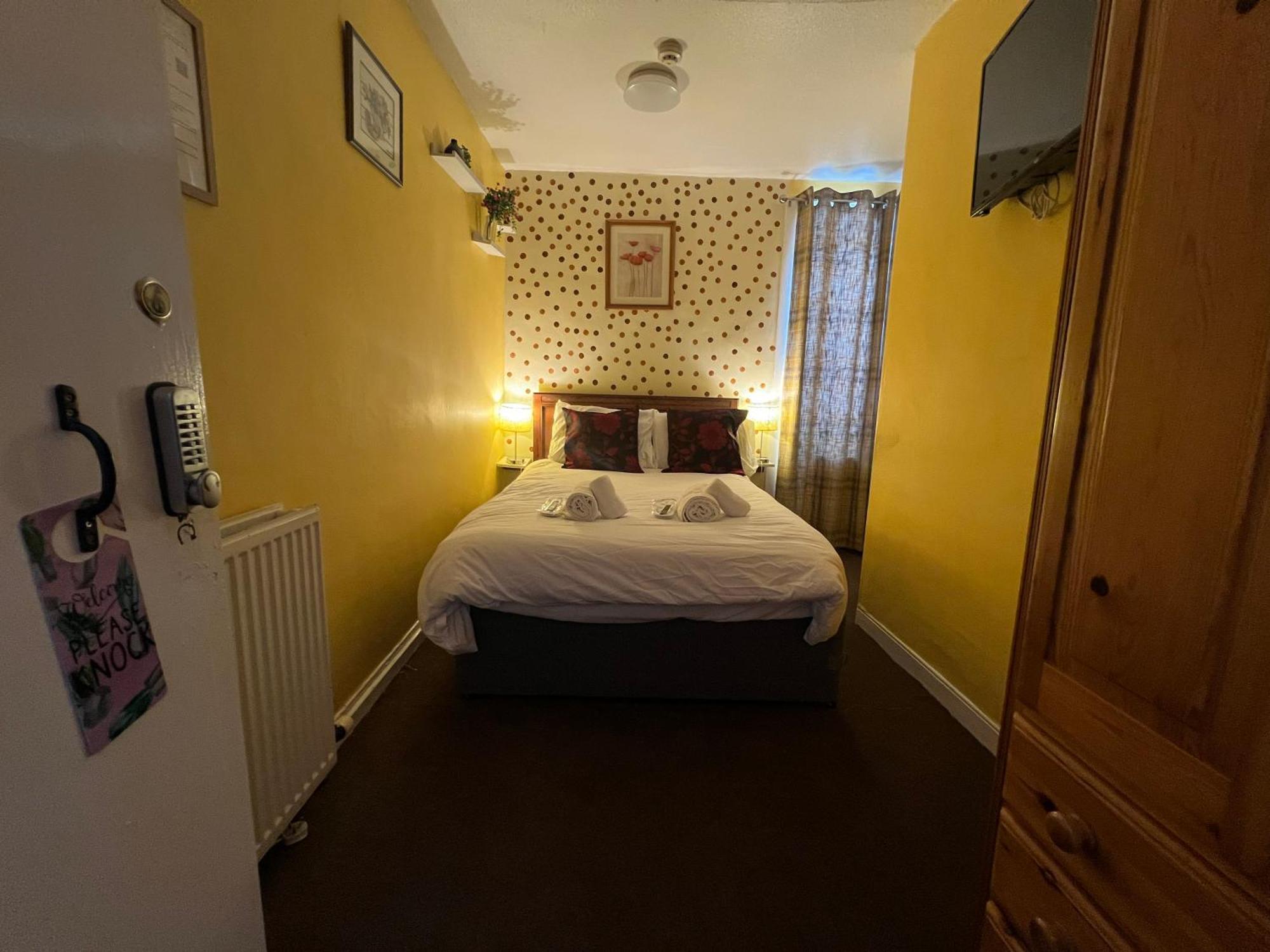 Self Check In Room Accommodation Only The Castle, コールドストリーム エクステリア 写真
