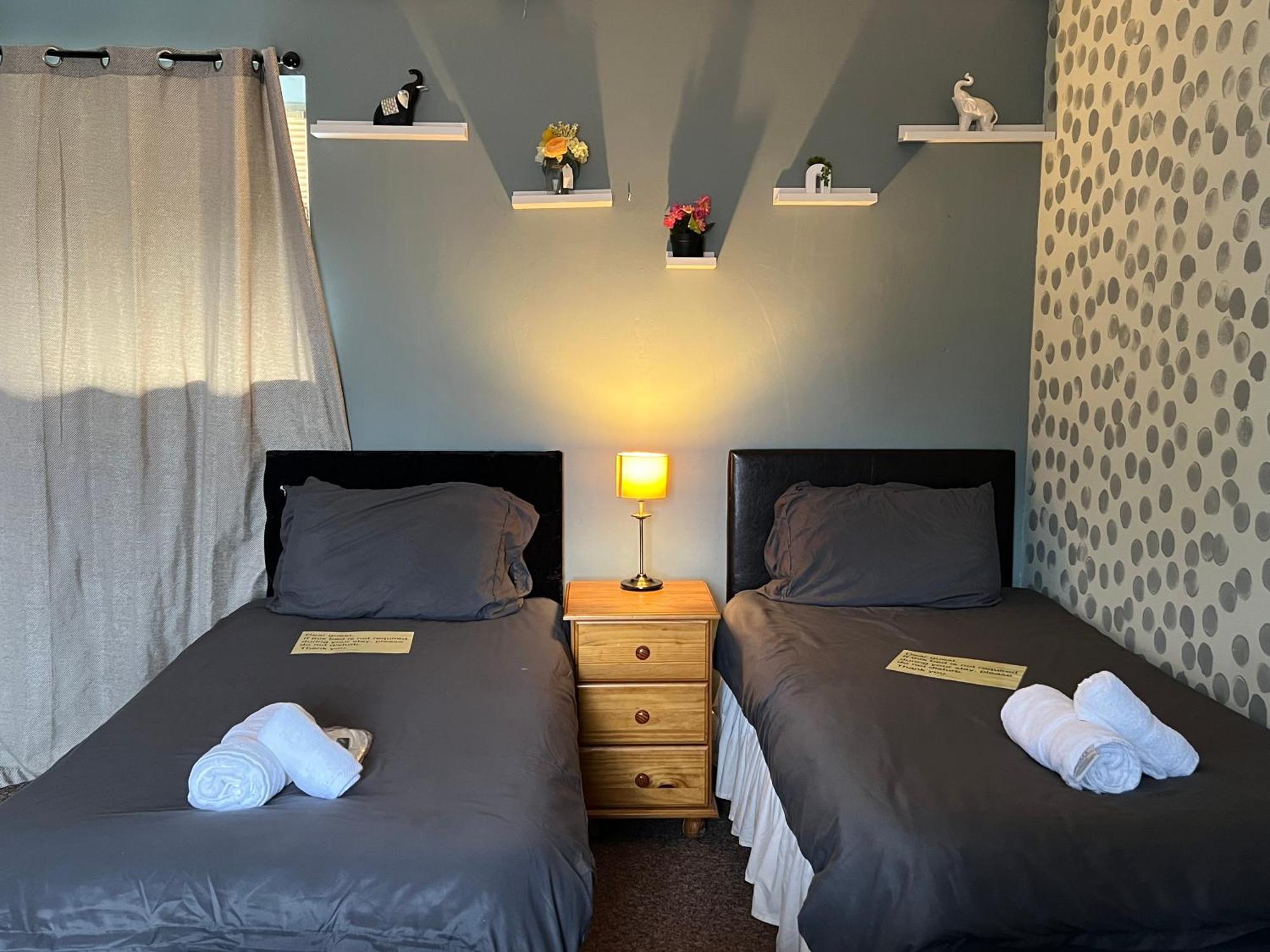 Self Check In Room Accommodation Only The Castle, コールドストリーム エクステリア 写真