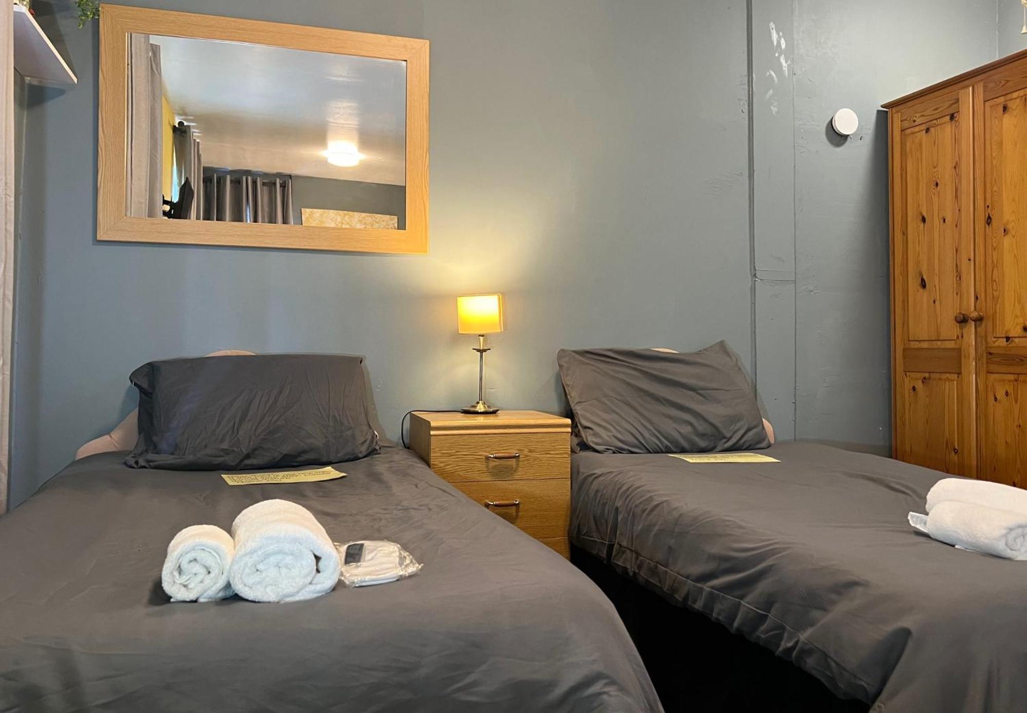 Self Check In Room Accommodation Only The Castle, コールドストリーム エクステリア 写真