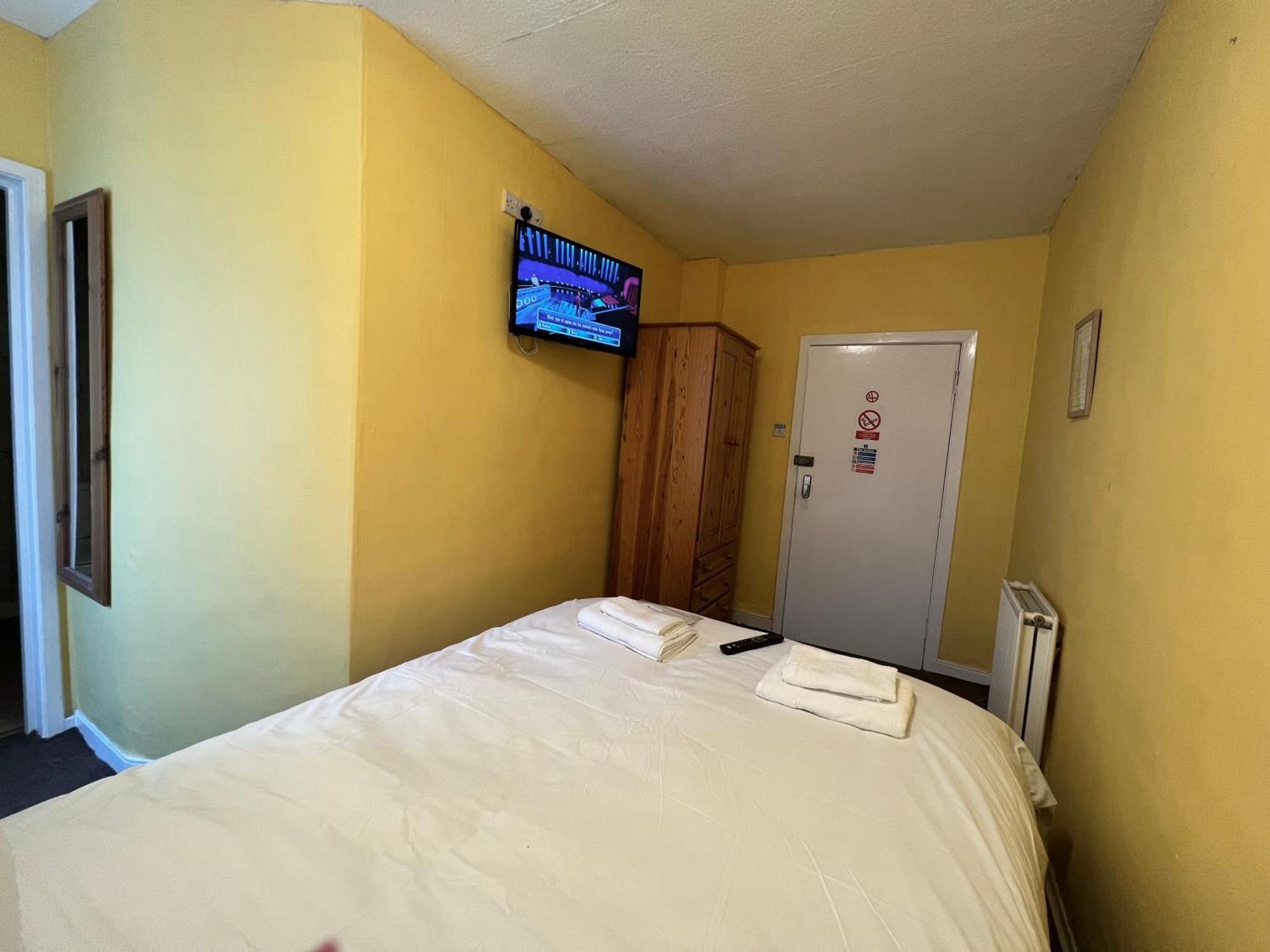 Self Check In Room Accommodation Only The Castle, コールドストリーム エクステリア 写真