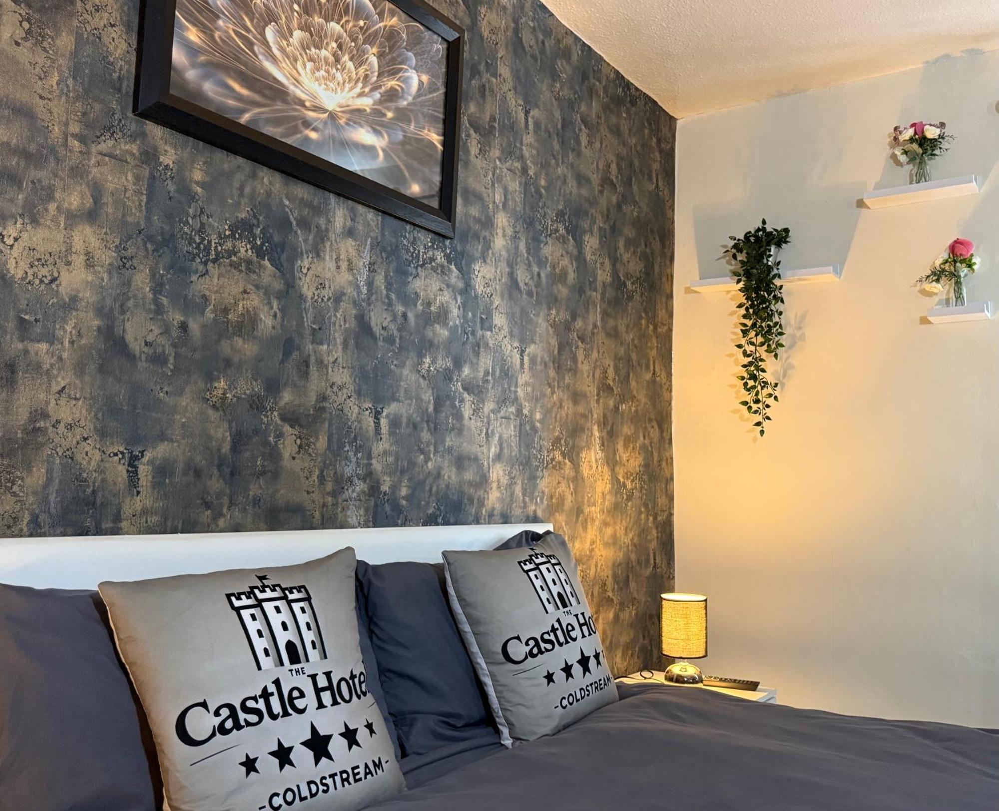 Self Check In Room Accommodation Only The Castle, コールドストリーム エクステリア 写真
