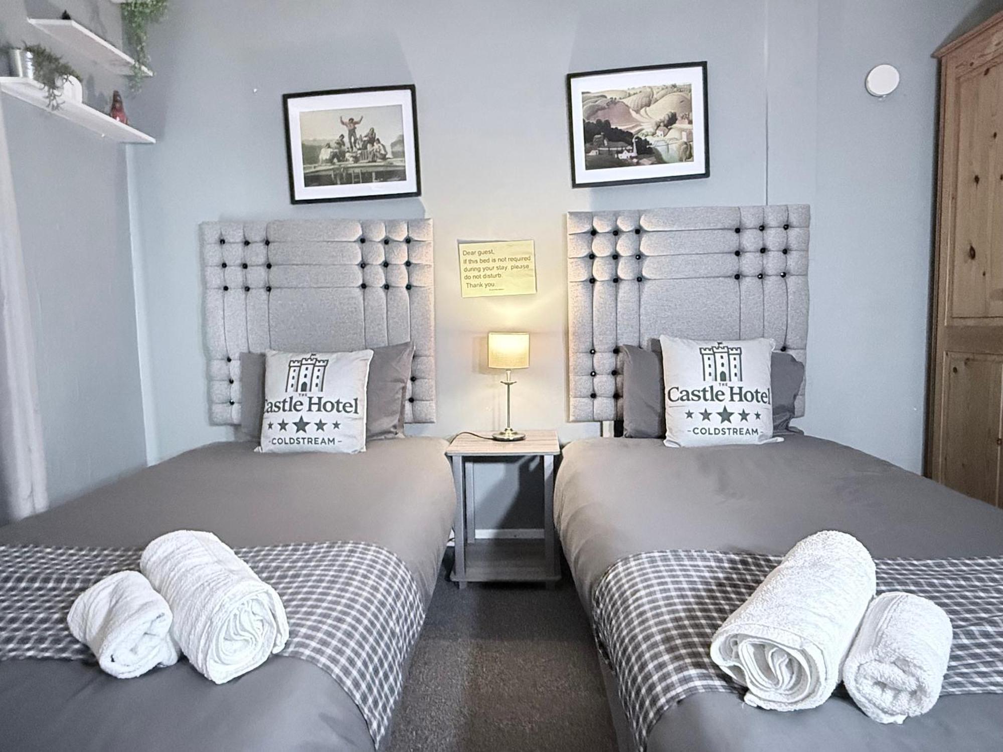 Self Check In Room Accommodation Only The Castle, コールドストリーム エクステリア 写真