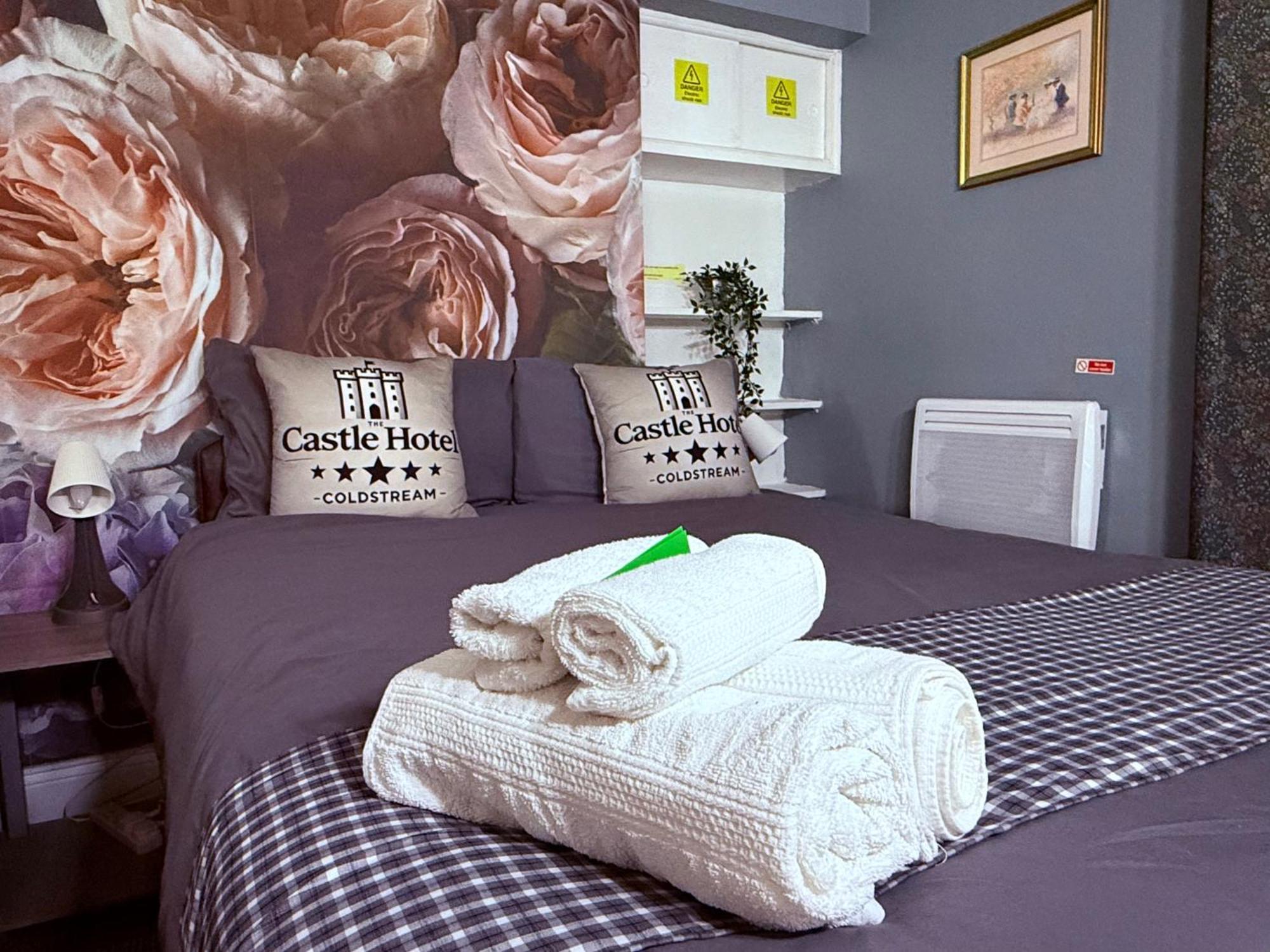 Self Check In Room Accommodation Only The Castle, コールドストリーム エクステリア 写真