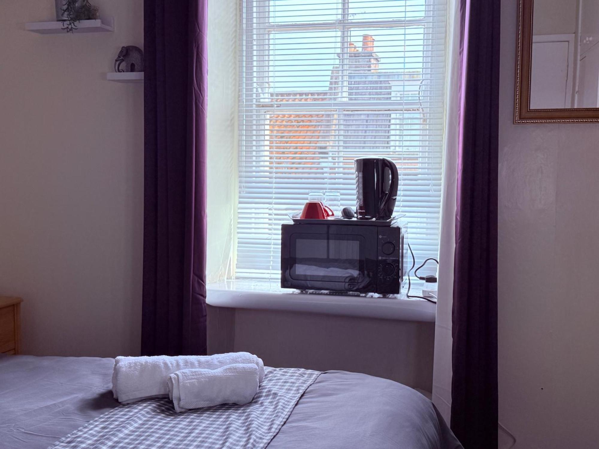 Self Check In Room Accommodation Only The Castle, コールドストリーム エクステリア 写真